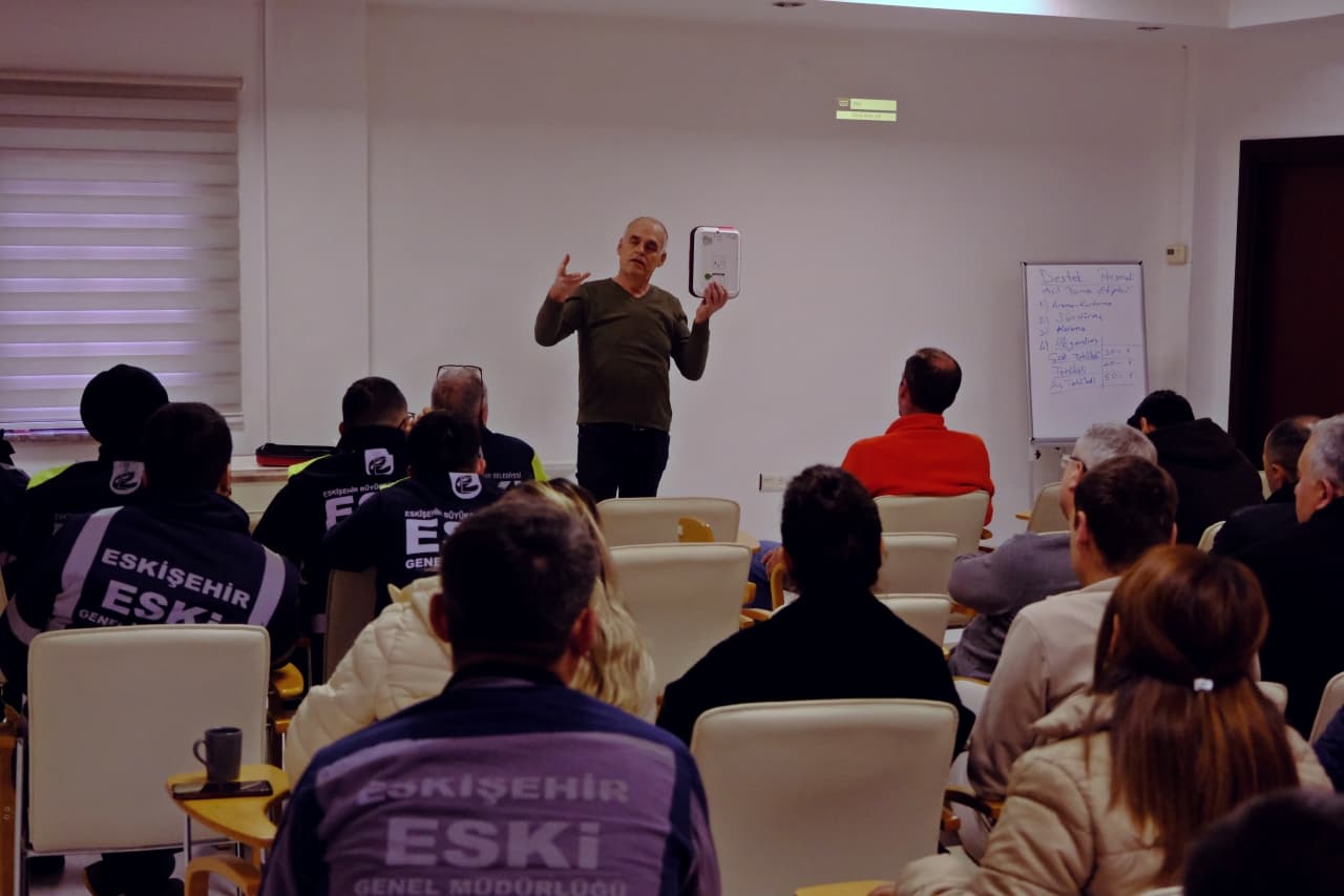 Eskişehir ESKİ, Ani Kalp Durmalarına Karşı OED Cihazlarını Hizmete Aldı