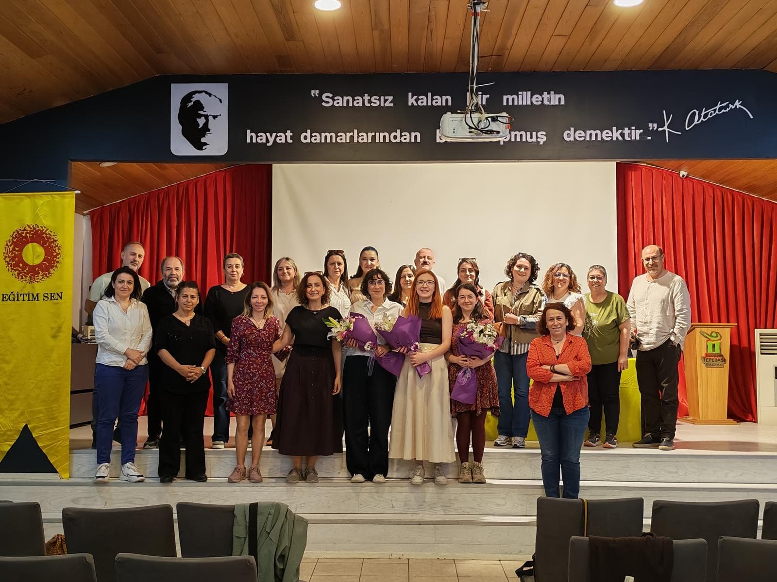 "Eskişehir'de Kadın Emeği ve Dayanışma Paneli: 'Göçmen Kadın Emeği Görünmez Kılınıyor'"