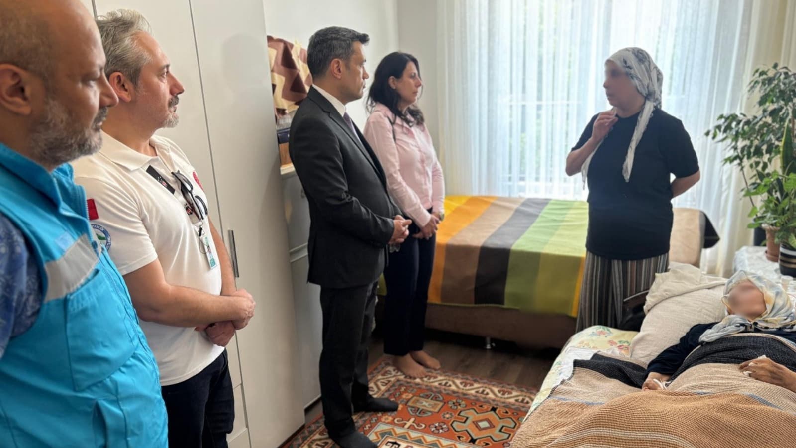 Kamu Hastaneleri Hizmetleri Başkanımız Op. Dr. Serkan Ceyhan’dan Evde Sağlık Hastalarına Ziyareti