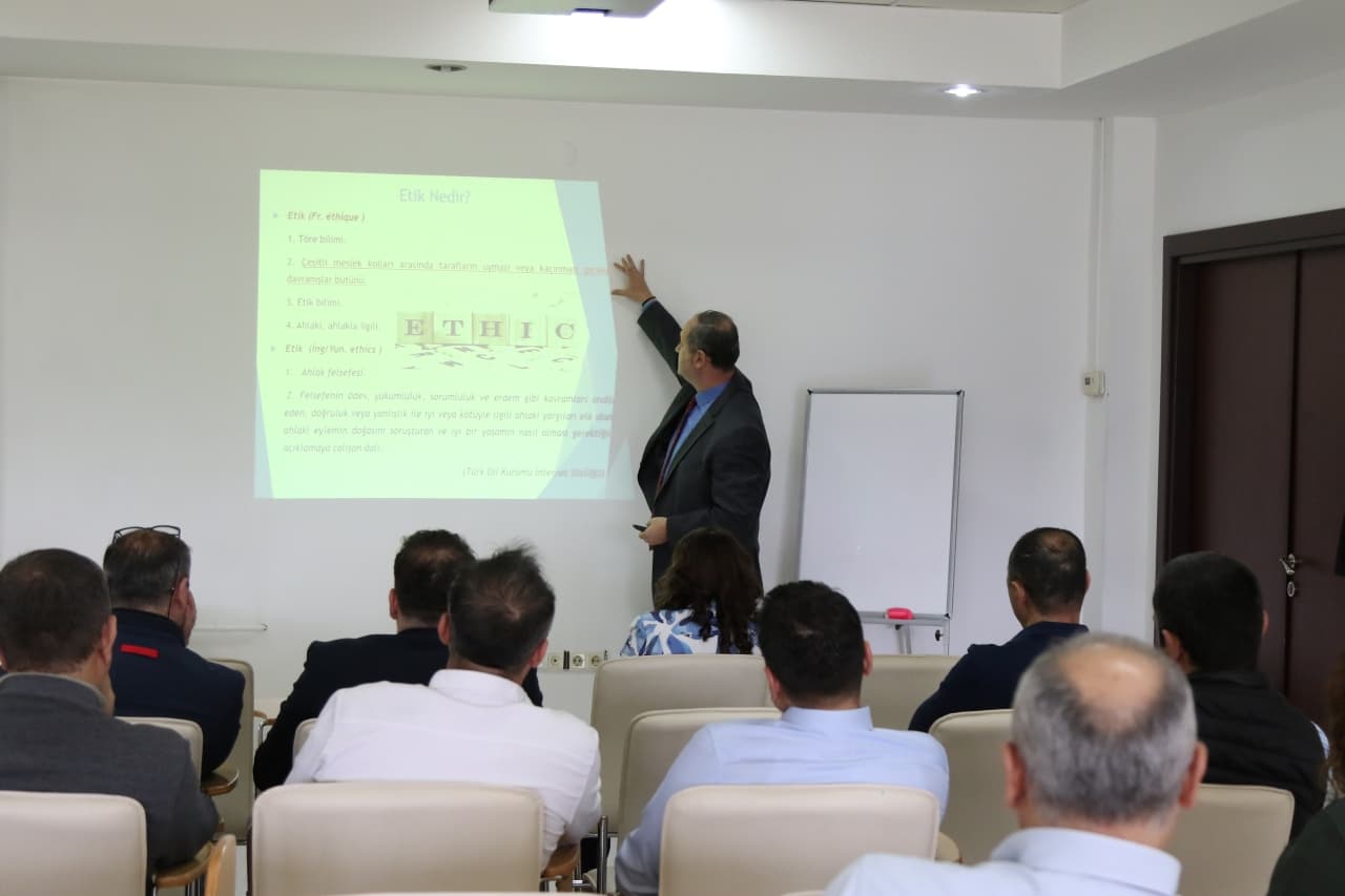 ESKİ’DE ETİK KÜLTÜRÜNÜ GÜÇLENDİREN EĞİTİMLER