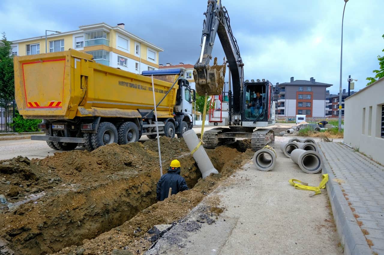 CÖMERT SOKAK’TA ALTYAPI GÜÇLENDİRİLDİ