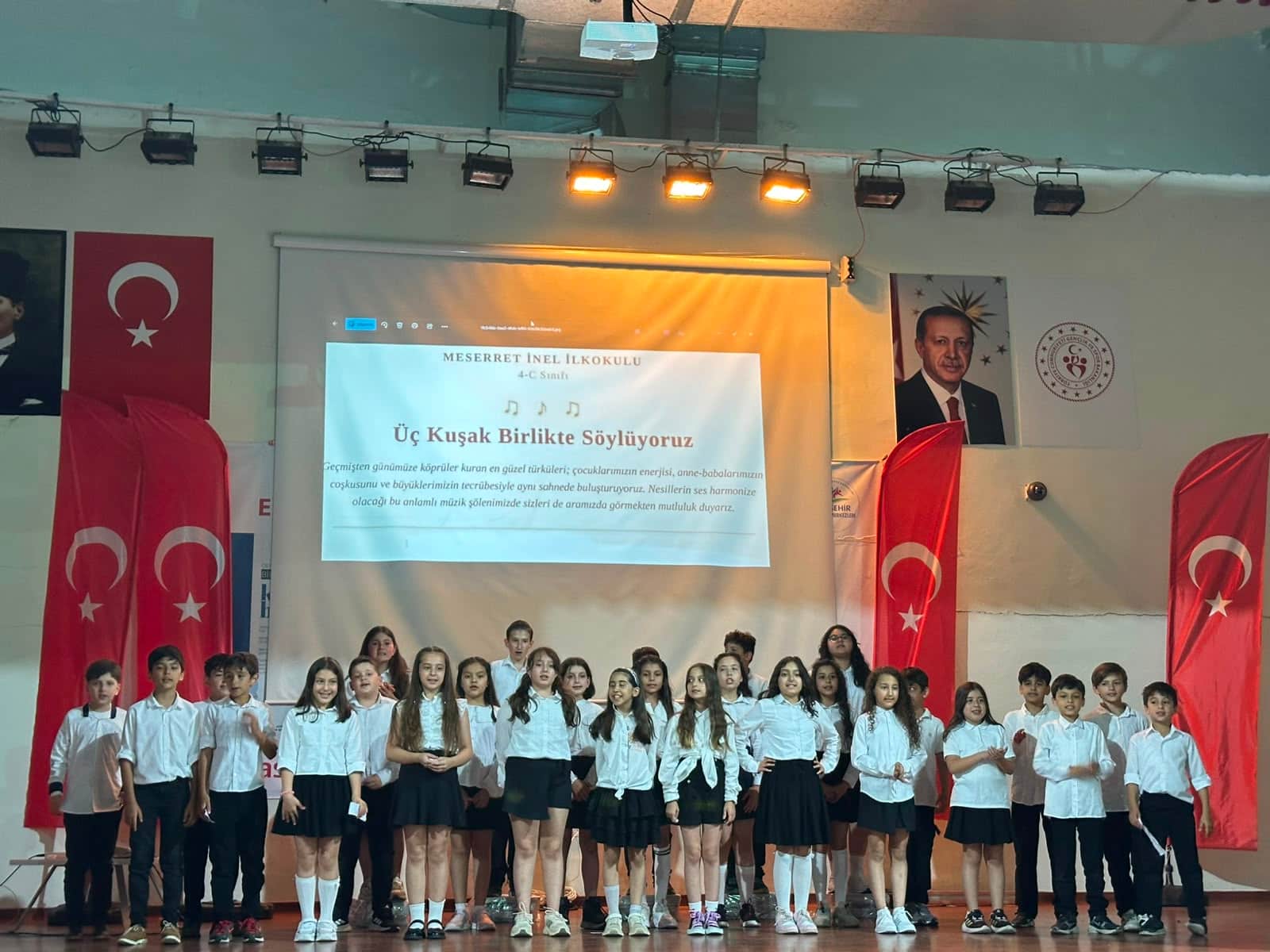 TÜRKÜLER ÜÇ KUŞAĞI AYNI SAHNEDE BULUŞTURDU